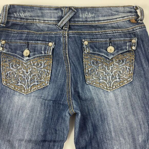 Capri Jeans  - Picture 8 of 9